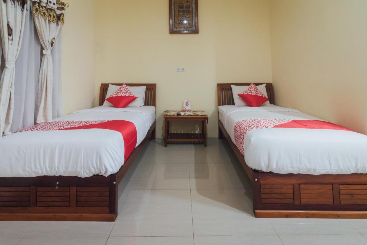 Vaccinated Staff - Oyo 1300 Crecia Guest House Hatu Exterior photo